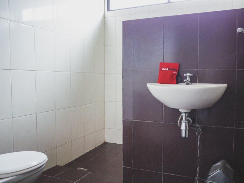 Reddoorz Near Taman Kota Lapang Merdeka Sukabumi Esterno foto