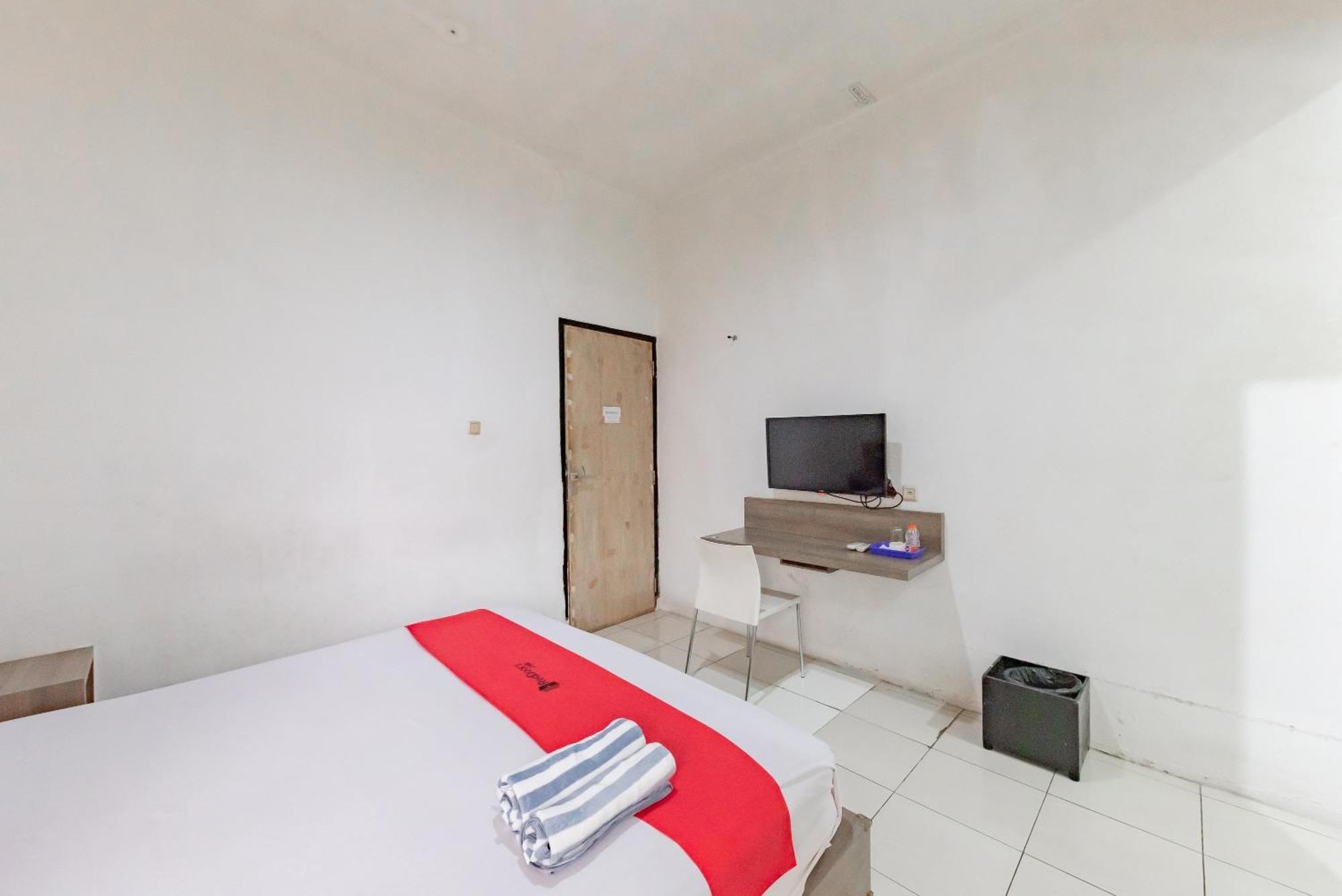Reddoorz Near Taman Kota Lapang Merdeka Sukabumi Esterno foto