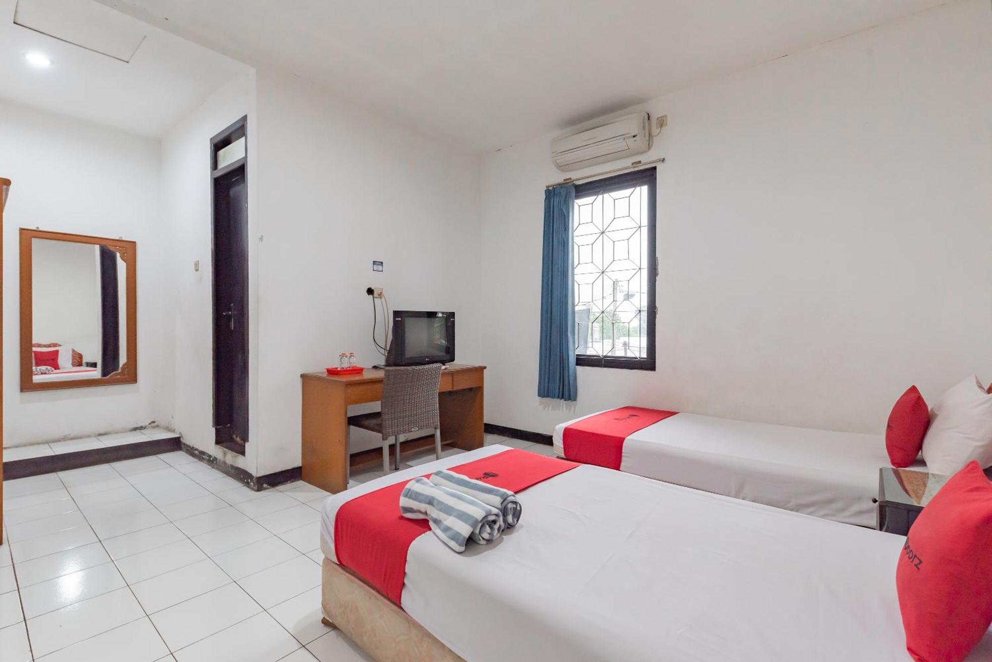 Reddoorz Near Taman Kota Lapang Merdeka Sukabumi Esterno foto