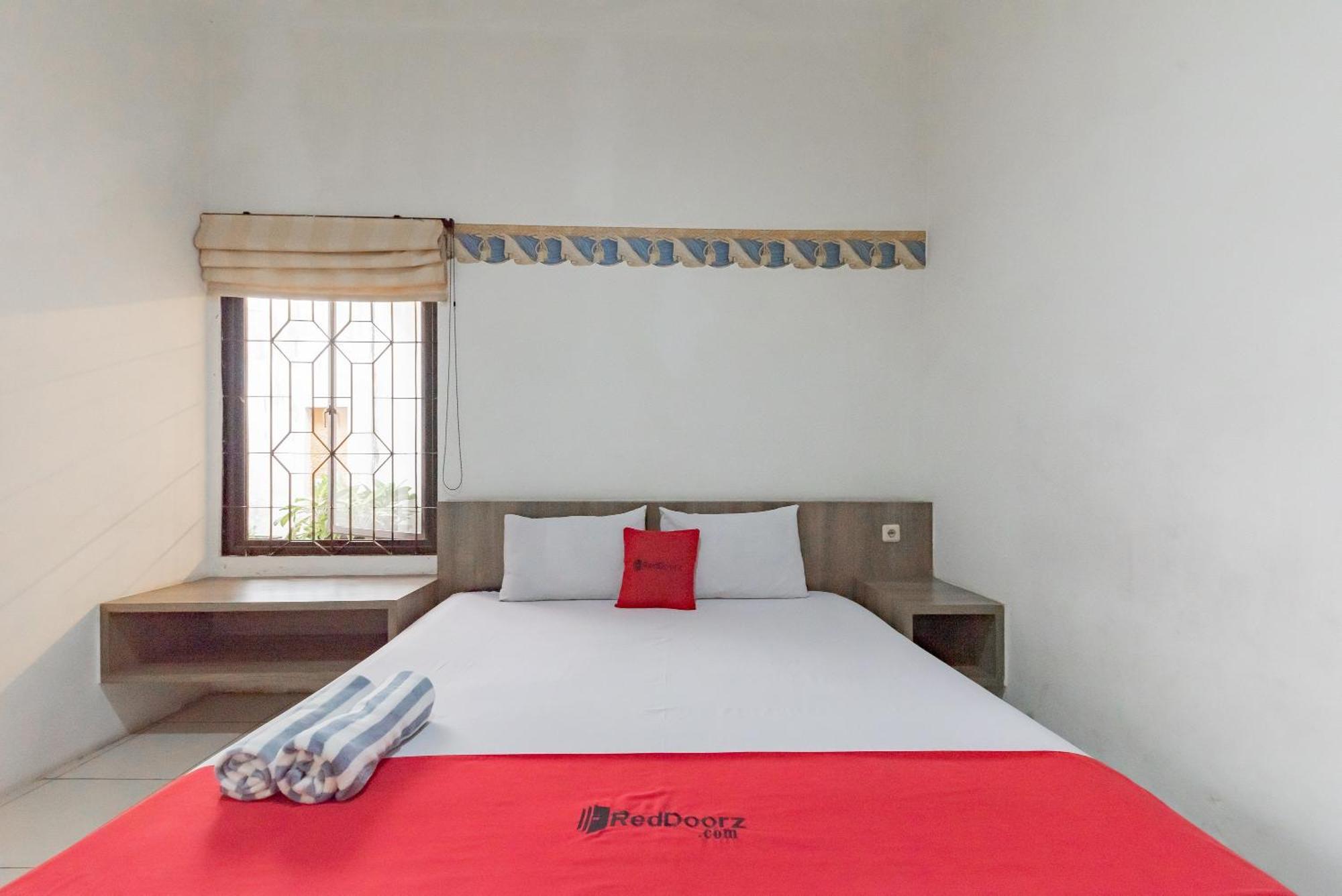 Reddoorz Near Taman Kota Lapang Merdeka Sukabumi Esterno foto