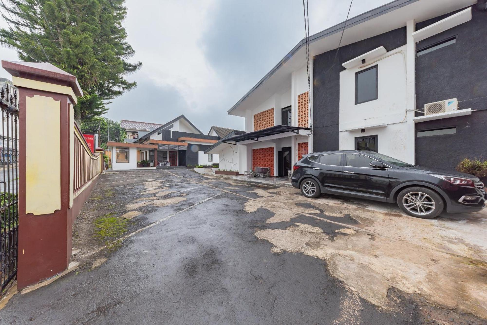 Reddoorz Near Taman Kota Lapang Merdeka Sukabumi Esterno foto